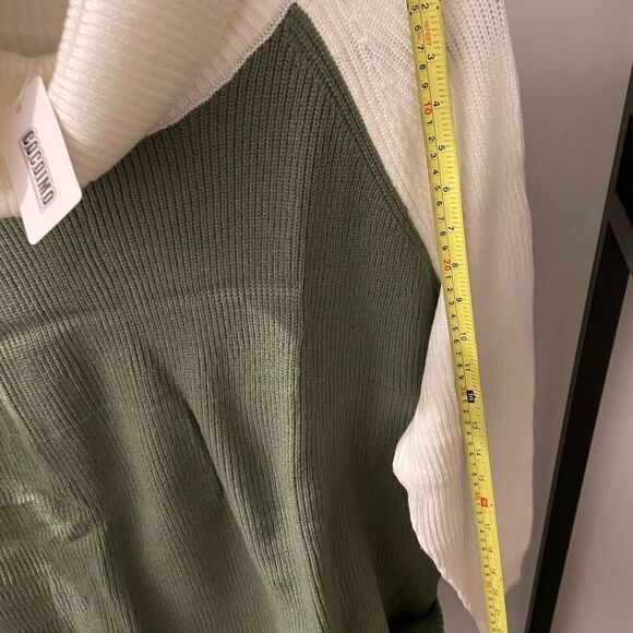 Beautiful Turtleneck Sweater - Picture 10 of 11